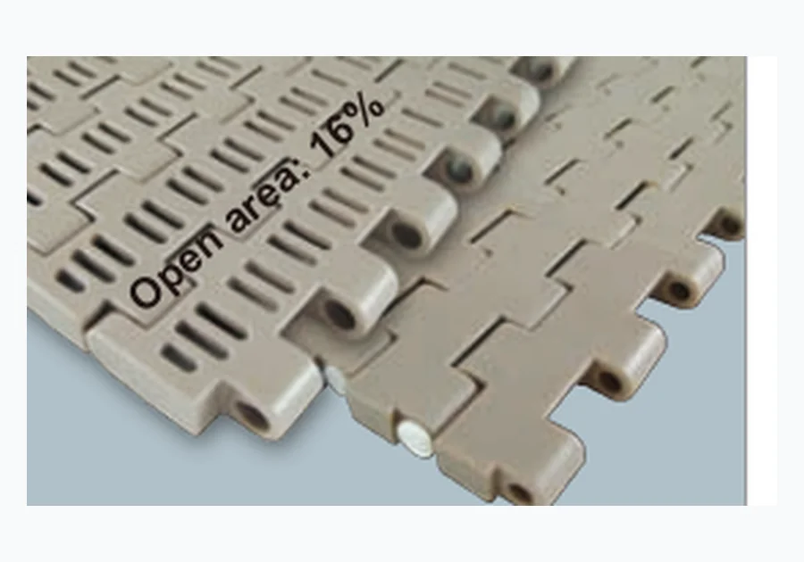 Modulaire kunststof transportband met open raster en steek van 19,05 mm